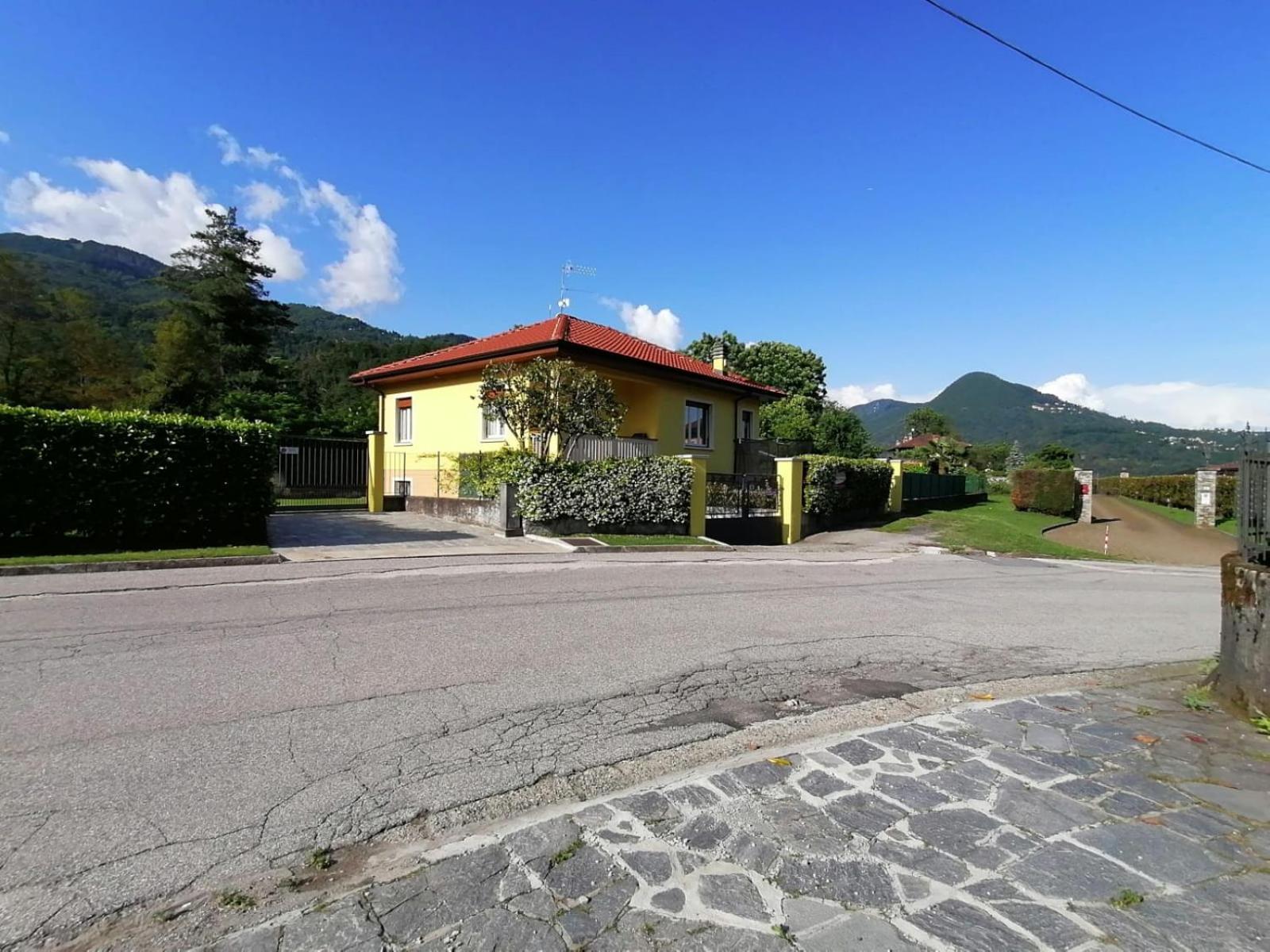 Casa Vacanza Elena San Bernardino Verbano Ngoại thất bức ảnh
